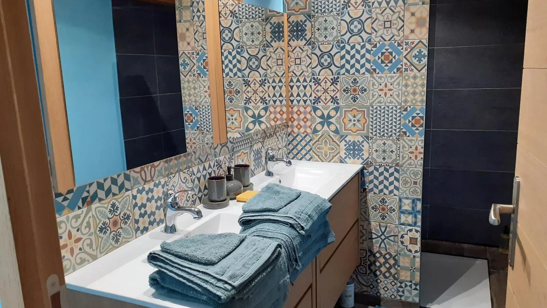 Chaussan Les Hirondelles Du Baudoy B&B